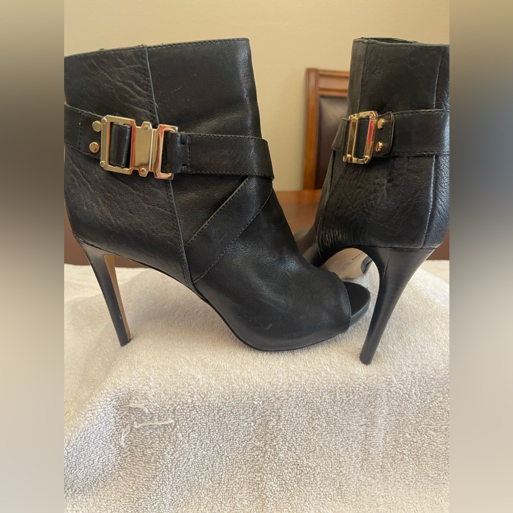 Vince Camuto Open Toe Zip Up Heel, 7.5